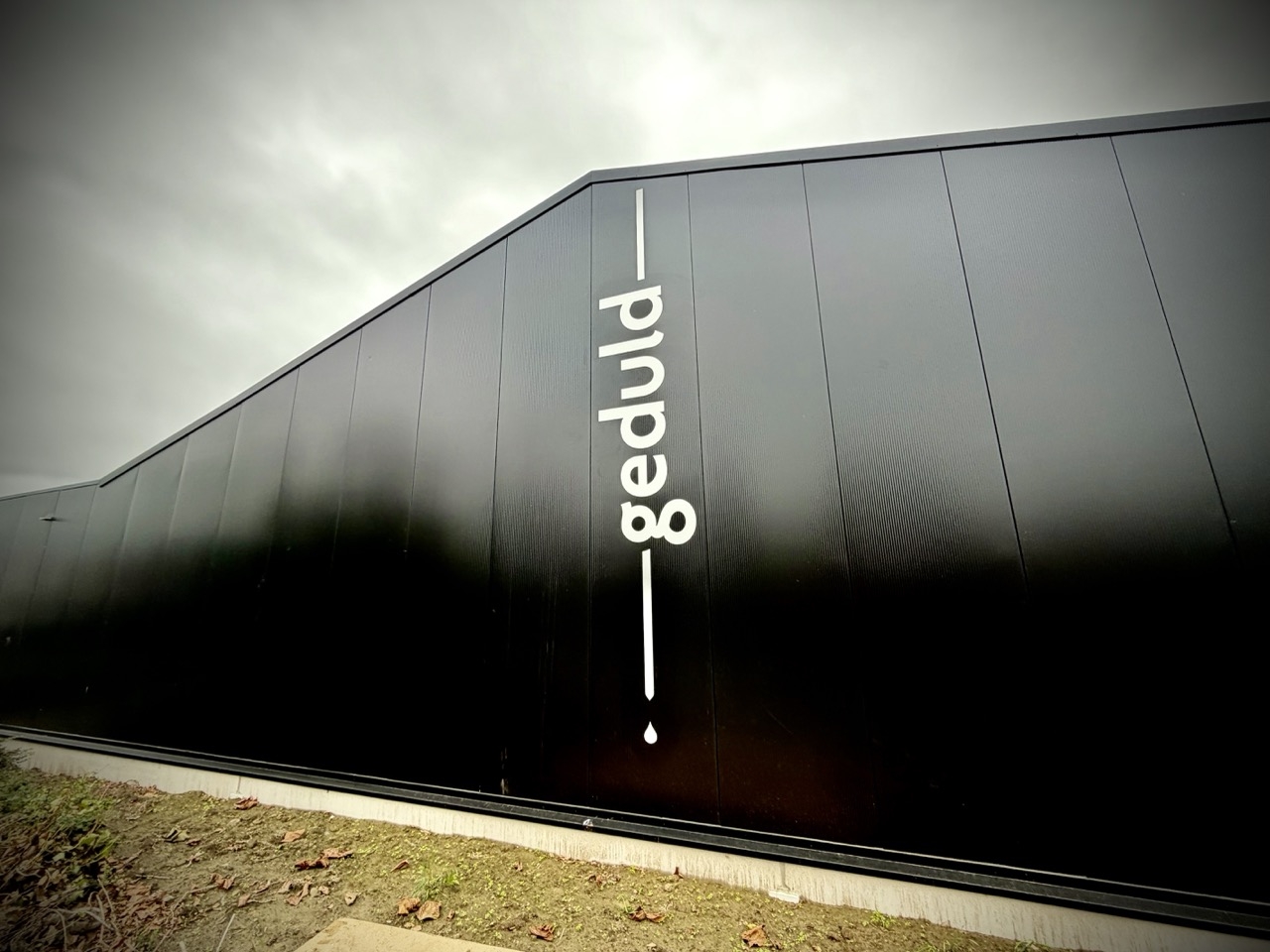 Belettering gebouw Beselare